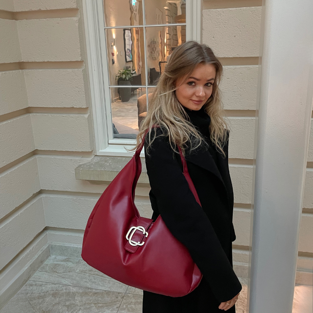 Classique Carries Cherry Tote