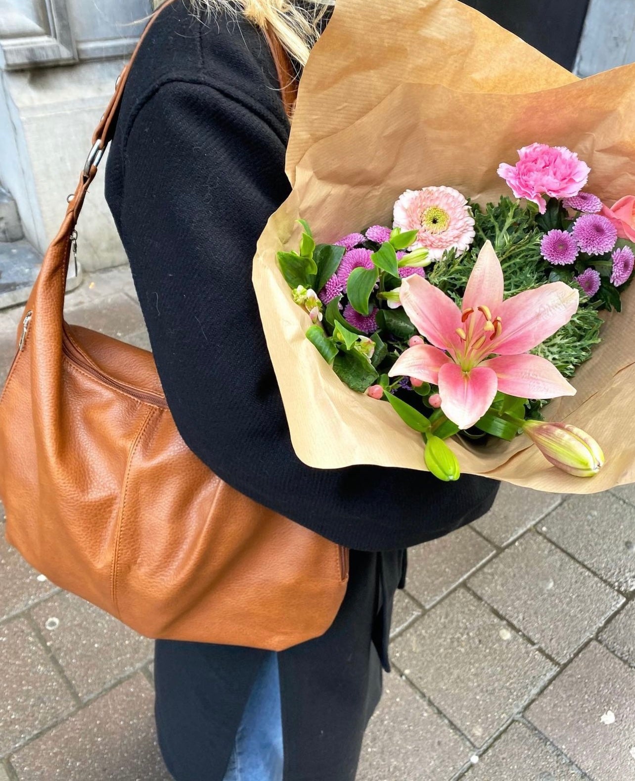 Vincas Tote Desert Sand